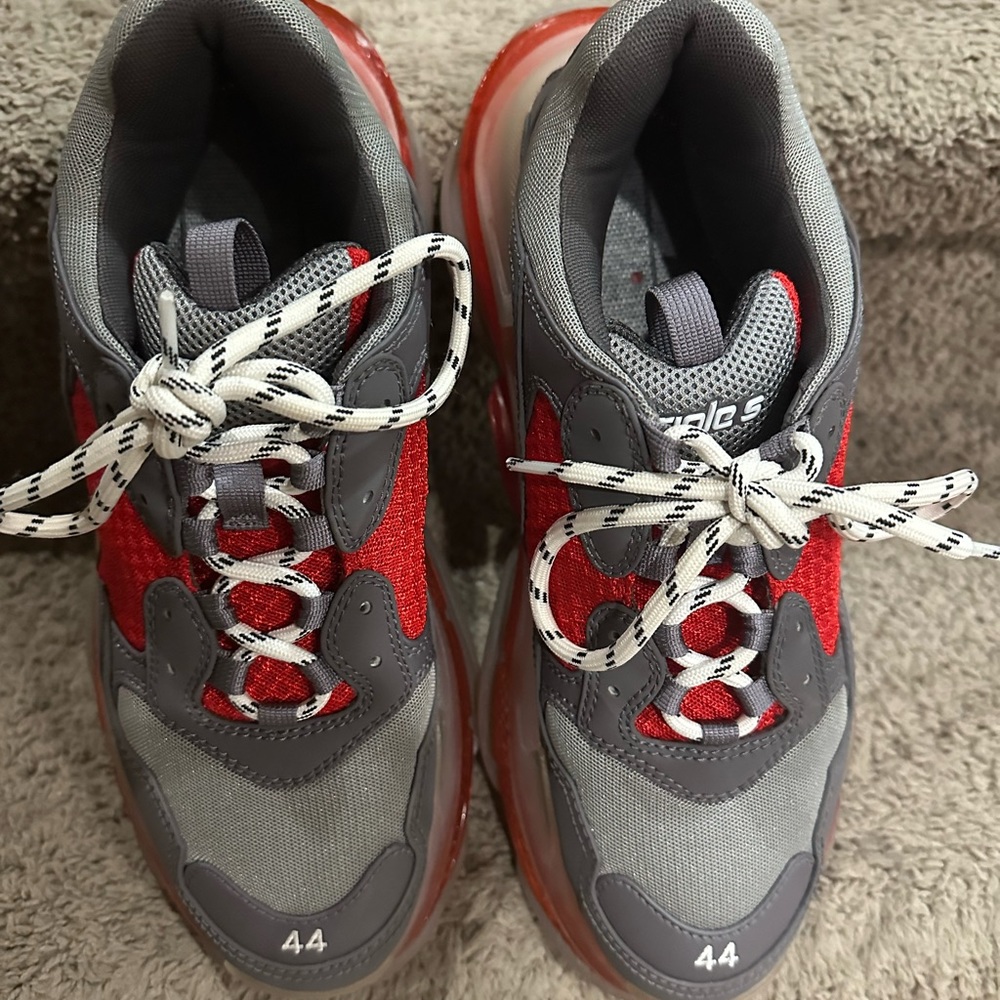 Balenciaga sneaker grey and red. Size men 11